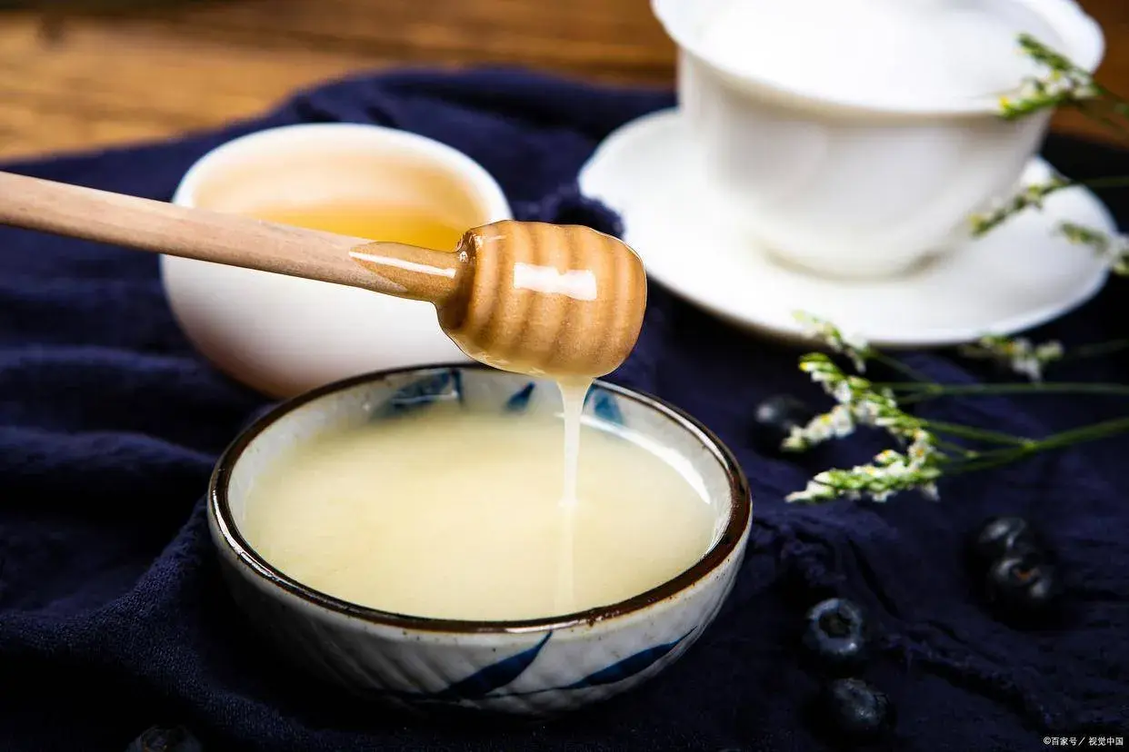 Lyophilized royal jelly powder